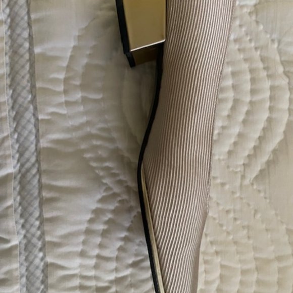 Shoes - Picture 3 of 4